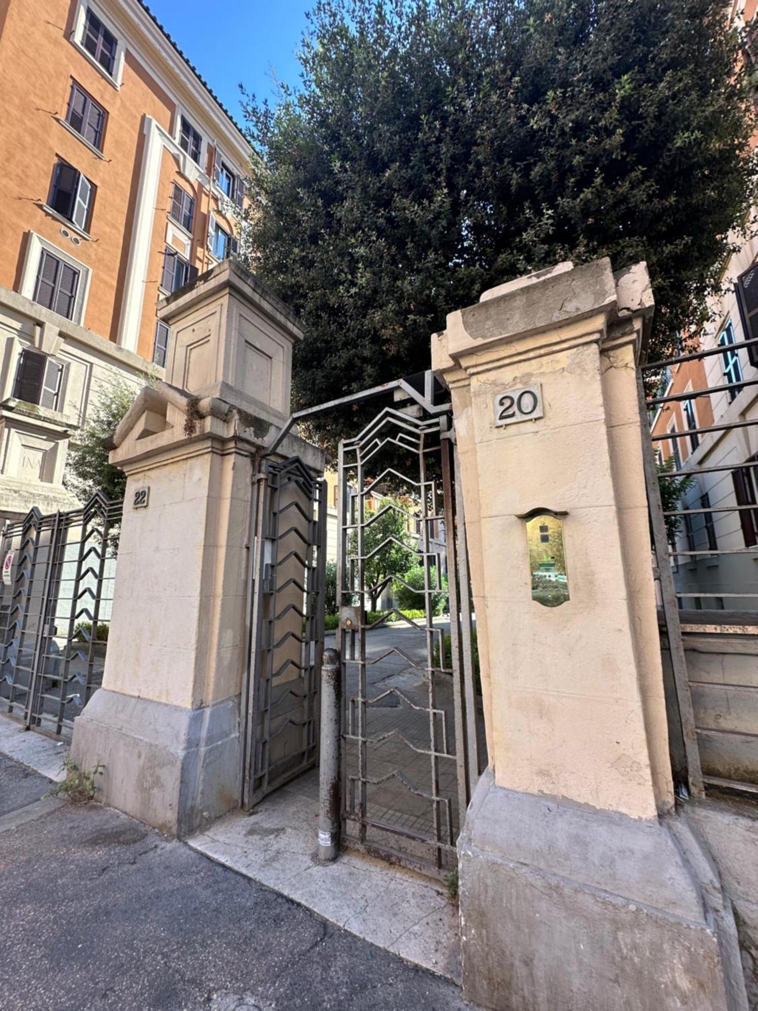 Cozy Enna Rooms - Metro Re Di Roma 外观 照片